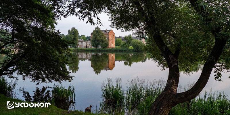 Фото 10. Озеро возле Мирского замка. г.п. Мир, Кореличский р-н, Гродненская обл. Фото: www.fotokto.ru.