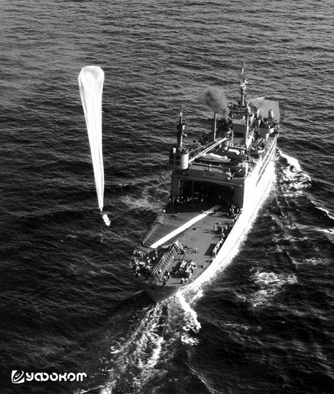 Запуск шара «Skyhook» с борта корабля «Norton Sound» 31 марта 1949 г. 